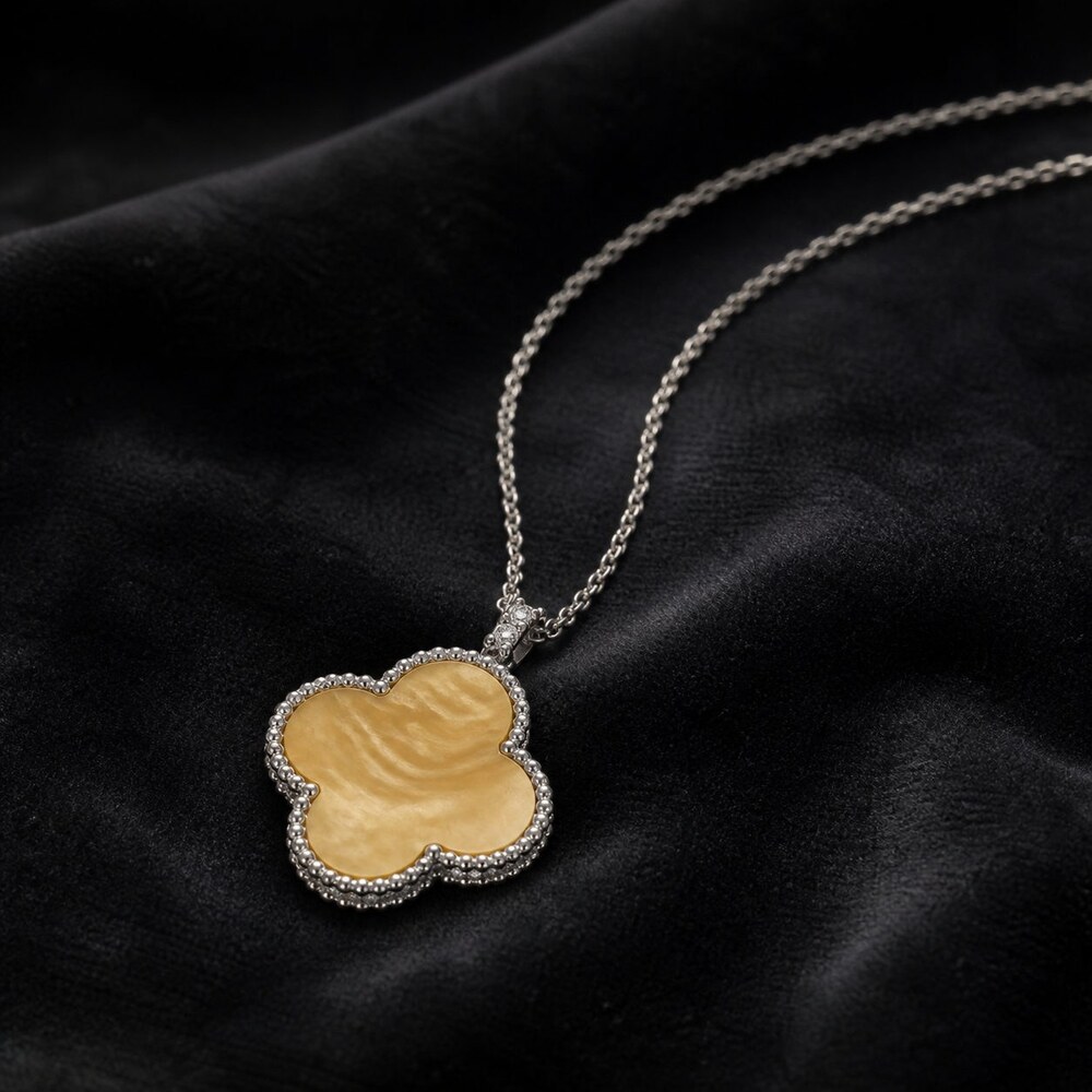 Van Cleef & Arpels Elegant Signature Necklace Style 1 | New with Box - Picture 6 of 9